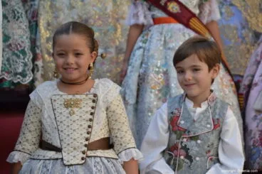 Recepción de la presentación de Neus Suárez – Cargos infantiles falla Oeste