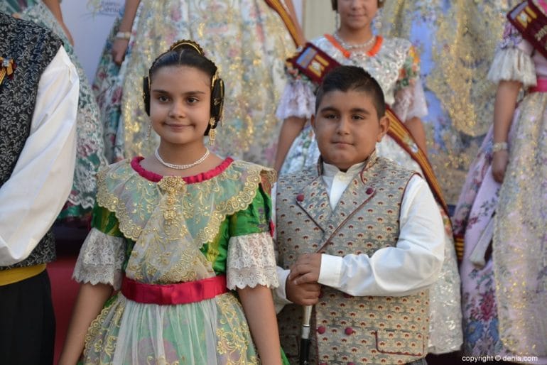 Recepción de la presentación de Neus Suárez - Cargos infantiles falla Camp Roig