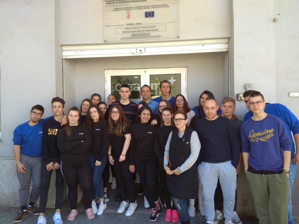 alumnos del curso de peluqueria de creama del pasado ano