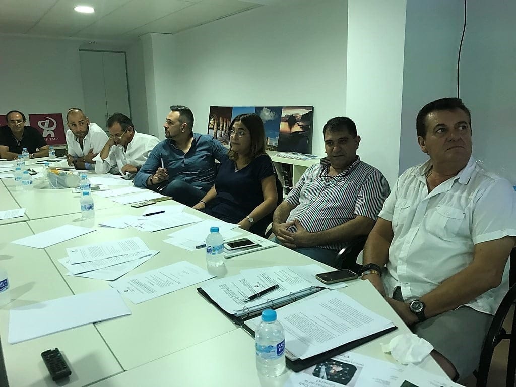 asistentes a la reunion informativo sobre la ley de turismo