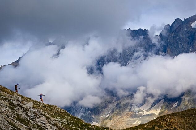 atletas en el macizo del mont blanc