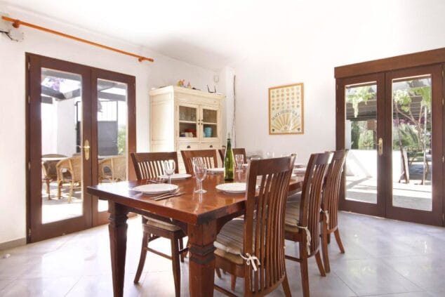 comedor de la casa aguila rent a villa