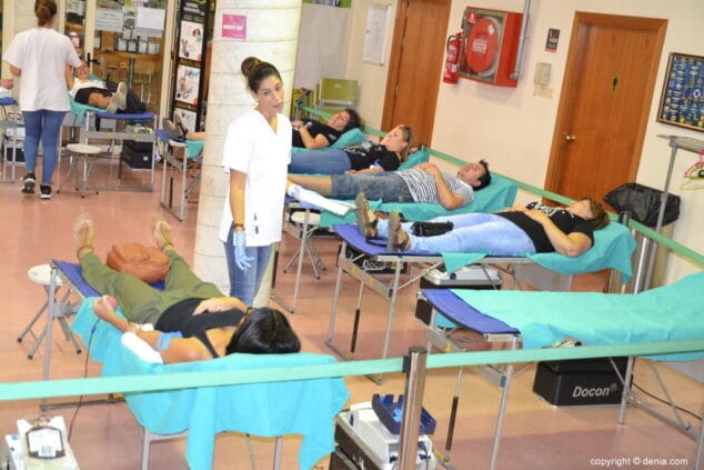 donantes de snagre durante el maraton de denia