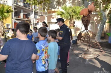 Educación vial en la plaza del Oeste de Dénia