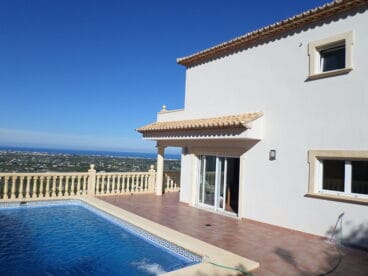 Fachada de la casa Promociones Denia