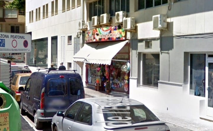 La Policía Local frustra el atraco a un establecimiento de chucherías en el centro de Dénia 1 kiosko atracado en denia