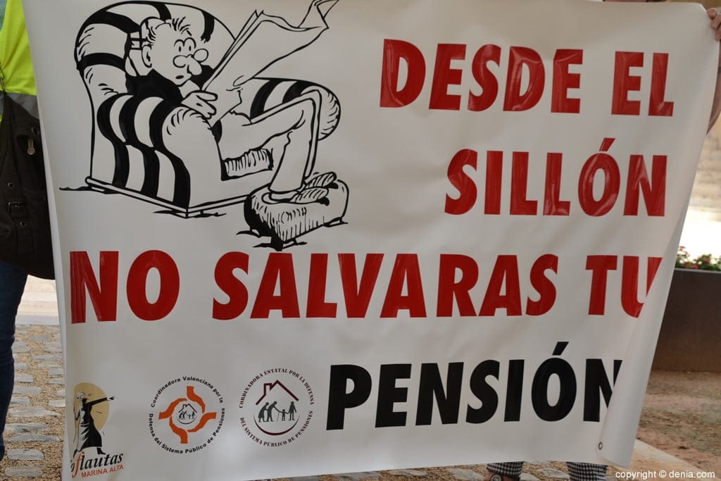 pancarta de protesta de los iaioflautas de la marina alta en denia
