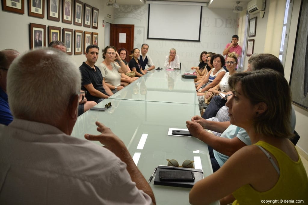 Las obras de la Casa de la Marquesa Valero de Palma comenzarán el 11 de septiembre 3 reunion con los comerciantes del centro de denia