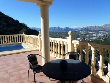 Terraza y piscina Promociones denia