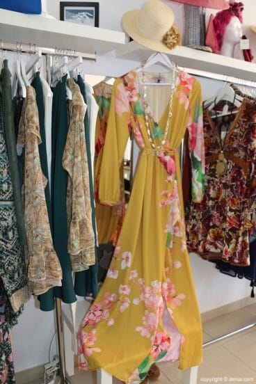 Vestido largo floral Antitesis