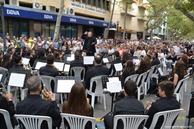 03 concierto de la banda de denia 9 doctubre calle campos