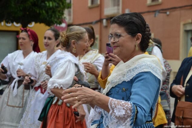 Dianium Dansa reivindica un lugar para guardar los gigantes 'Tirant i Carmesina' en el casco urbano 9 07 dianium dansa 9 doctubre vicenta
