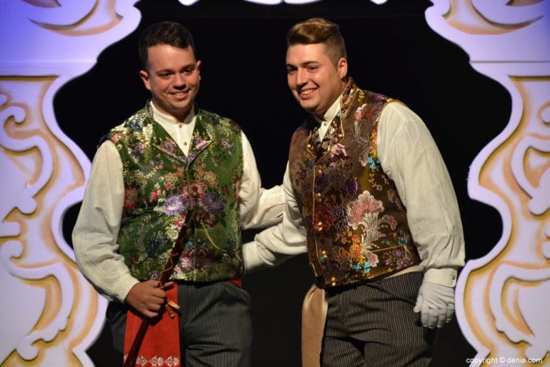 Presentación falla Les Roques 2019 - Entrega del bastón