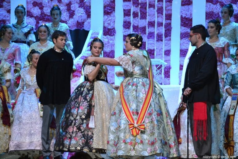 Presentación falla Centro 2019 - Imposición de banda