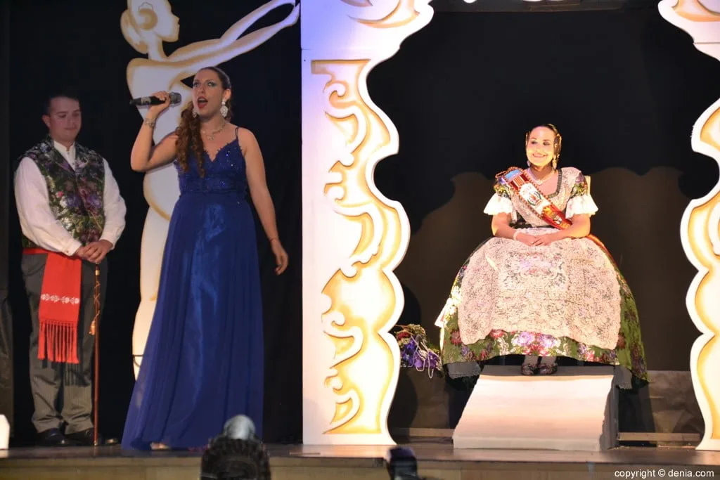 14 presentacion falla les roques 2019 cantante