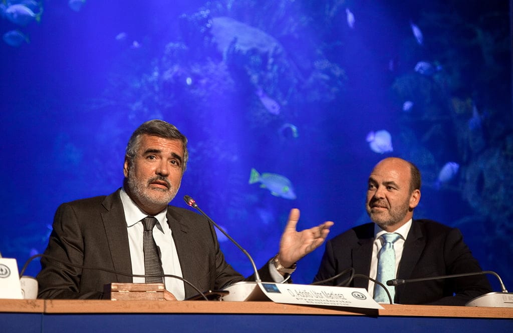 adolfo utor en el congreso de ingenieros navales
