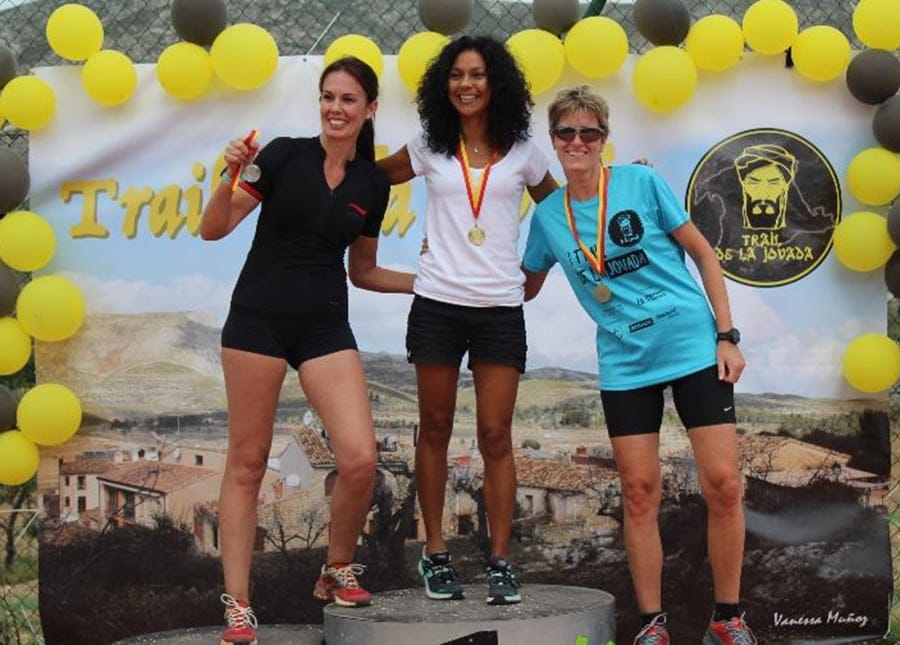 Gran protagonismo para atletas dianenses en el 'I Trail de Alcalá de la Jovada' 1 ana llacer en el podio