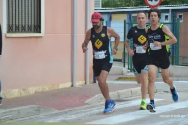 Atletas del Ginestar Benissa en la carrera