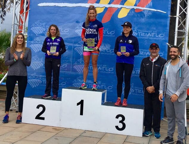 carmen medina en lo mas alto del podio