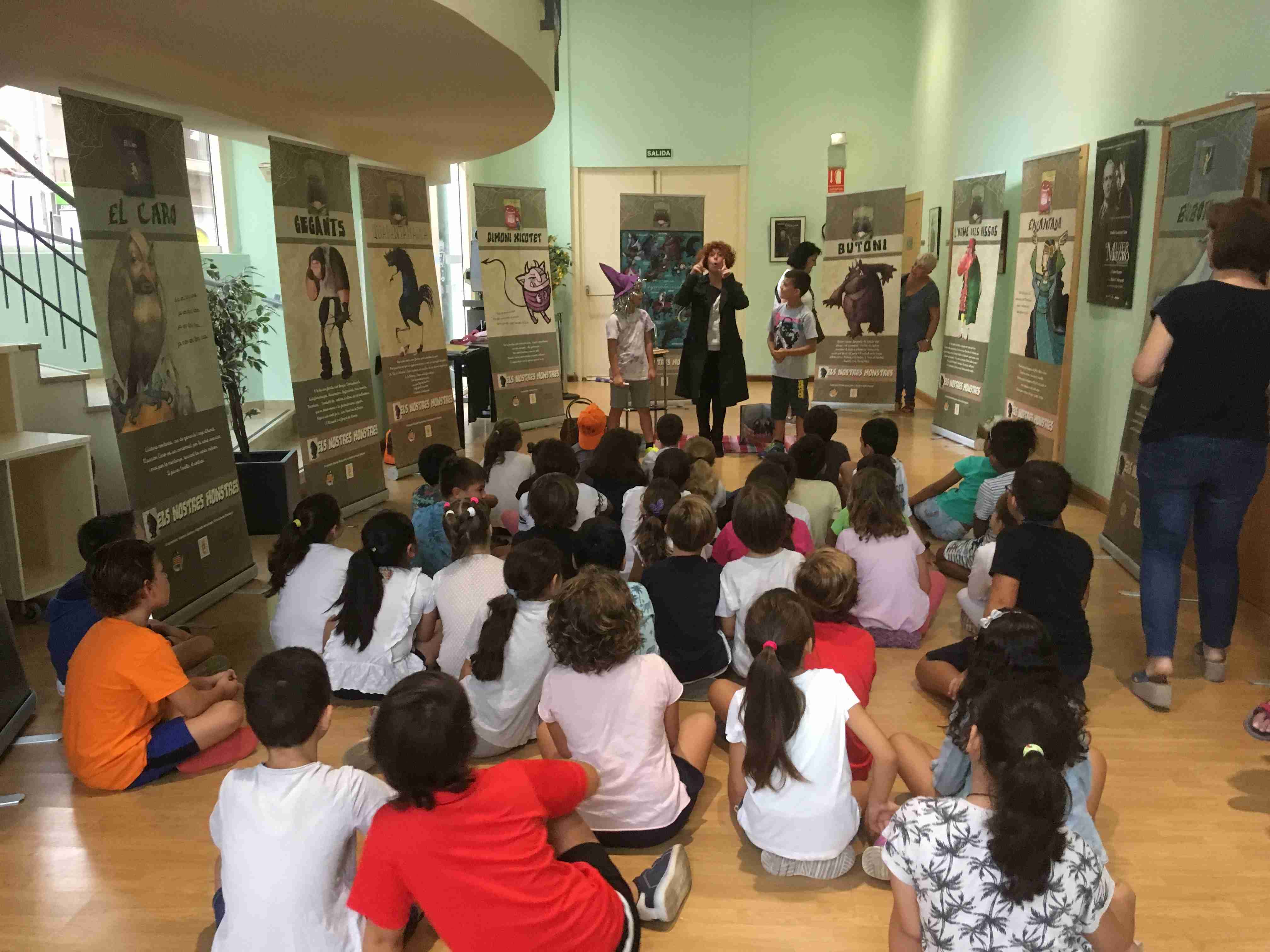 Butoni, L'Home del Sac, el Moro Mussa... la tradición valenciana recuerda a sus monstruos más allá de Halloween 1 cuentacuentos para fomentar la lectura en valenciano