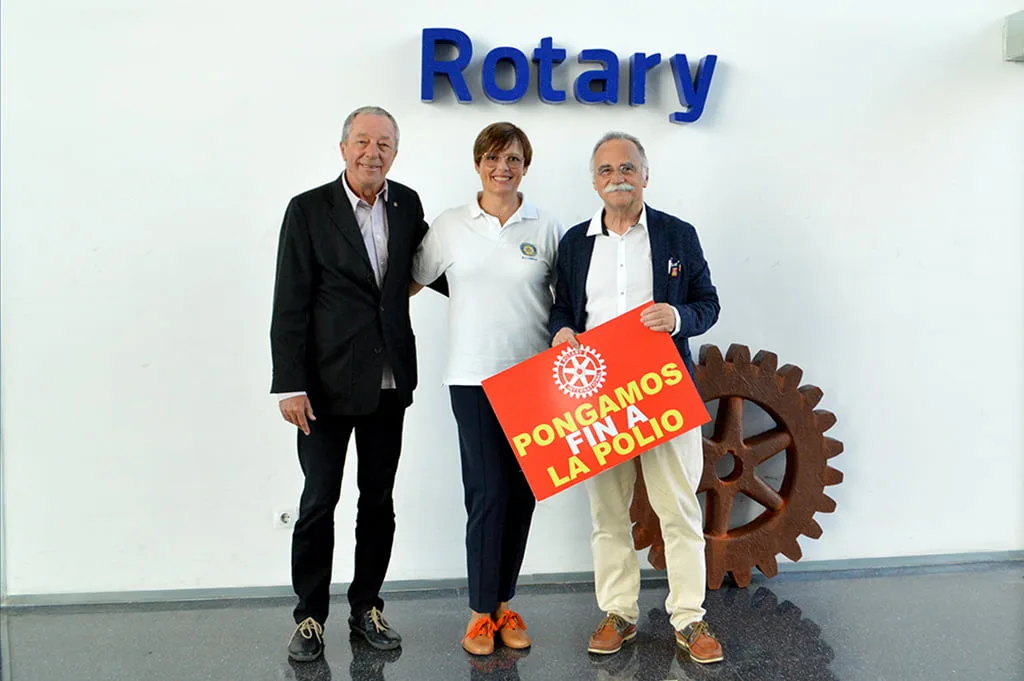 dieter moll junto a maribel rosello y luis santos
