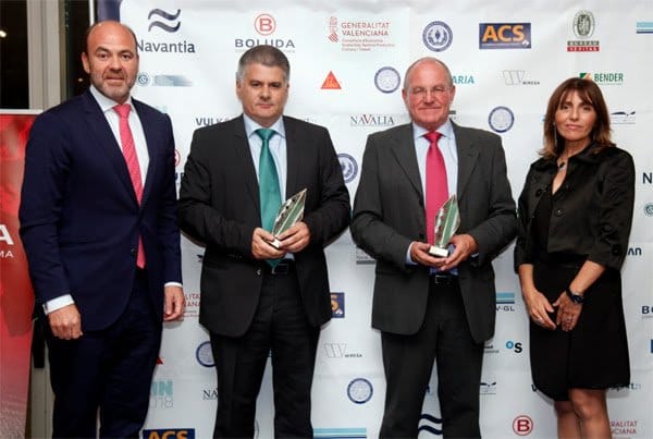 entrega del galardon a balearia por el fast ferry eco aqua