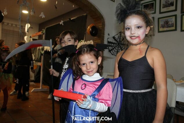 La Falla Oeste celebró con gran ambiente la fiesta de Halloween 3 halloween en falla oeste