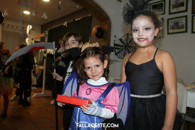 La Falla Oeste celebró con gran ambiente la fiesta de Halloween 3 halloween en falla oeste