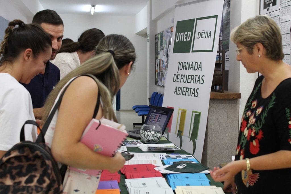 jornada de puertas abiertas en al uned de denia
