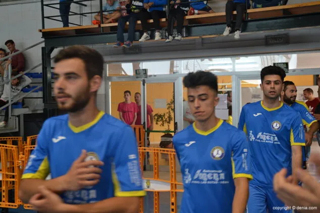 jugadores del cfs dianense antes de un partido