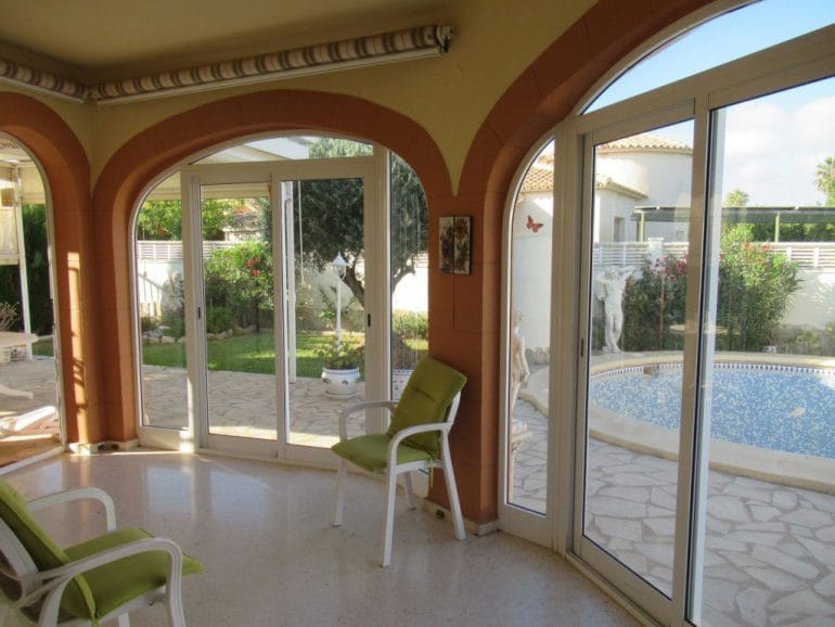 Luz natural Abbey Properties