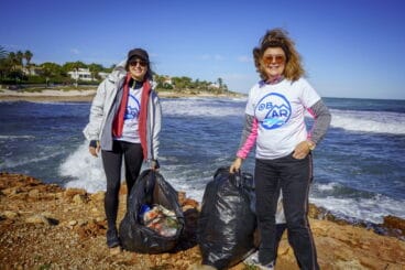 Voluntarias de la jornada de limpieza marina