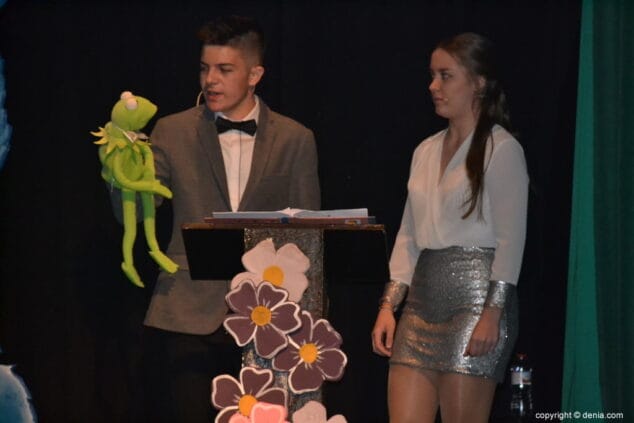 07 presentacion infantil les roques 2019 presentadores