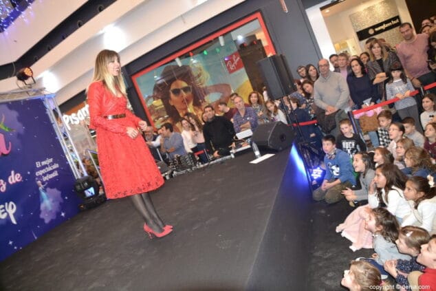 11 gisela en portal de la marina actuacion