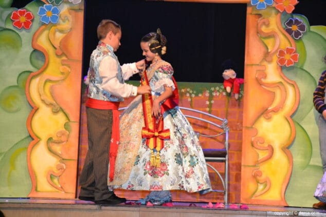 13 presentacion infantil les roques 2019 imposicion de banda