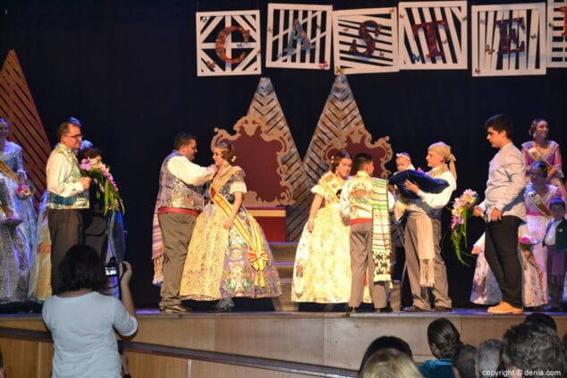 15 presentacion falla darrere del castell 2019 imposicion de bandas