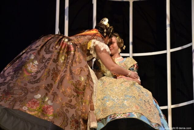 19 presentacion infantil falla diana 2019 cristina y gisela