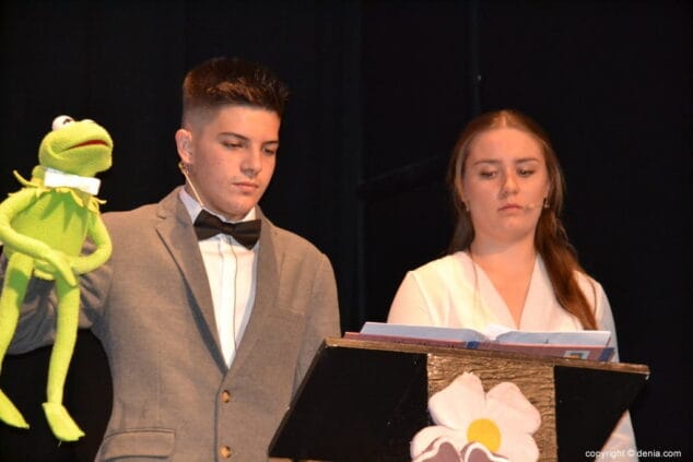 19 presentacion infantil les roques 2019 presentadores