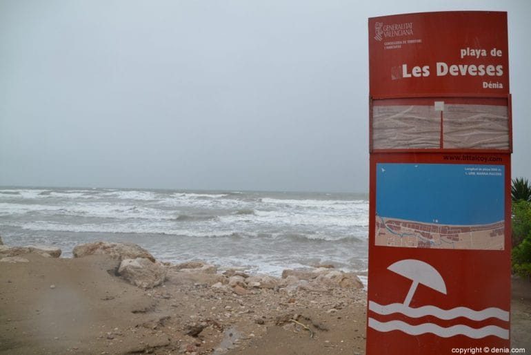 Alerta roja Dénia - Estado de la playa de Les Deveses