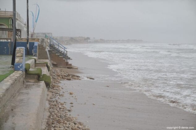 alerta roja denia playa de les deveses