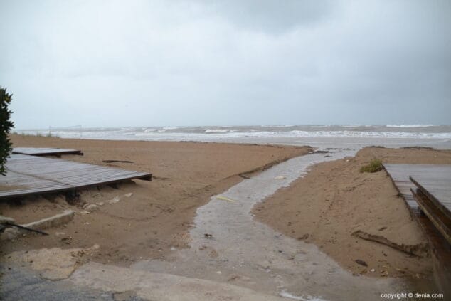 alerta roja denia playa les marines