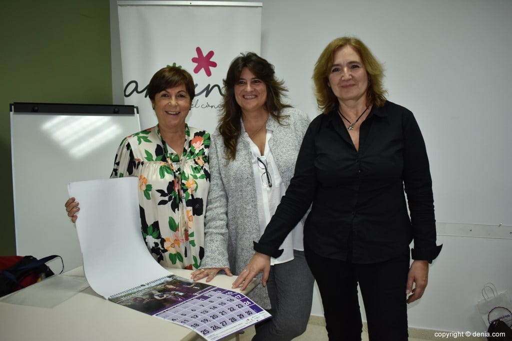 amunt presenta su calendario solidario