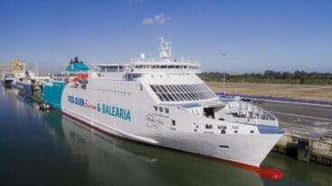 buque que unira huelva y las islas canarias