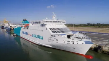 buque que unira huelva y las islas canarias