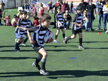 corriendo con el balon