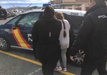 detenidas en denia por intentar robar un reloj