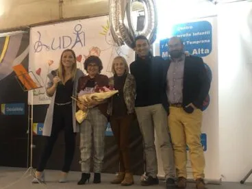 Directiva de Ludai durante la cena benéfica