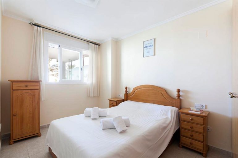 Bedroom Quality Rent a Villa
