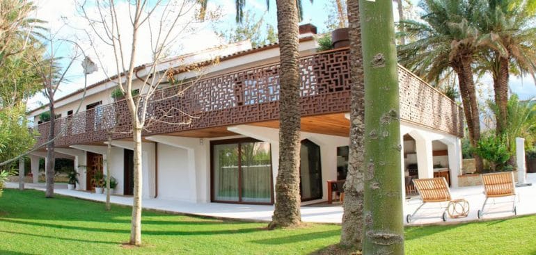 Fachada de la villa Abbey Properties