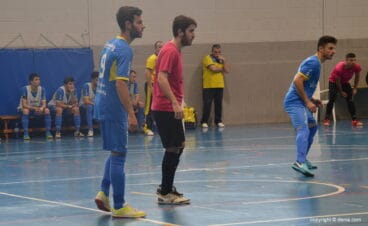 jugadores del cfs dianense durante un partido